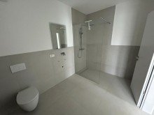Badezimmer *Provisionsfrei* Neubau Erstbezug 2,5 Zimmerwohnung mit Aufzug und Tiefgaragenstellplatz