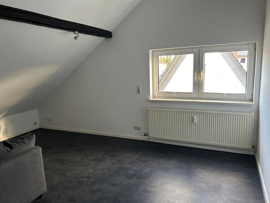 Wohnzimmmer 3 Dachgeschosswohnung R�sselsheim