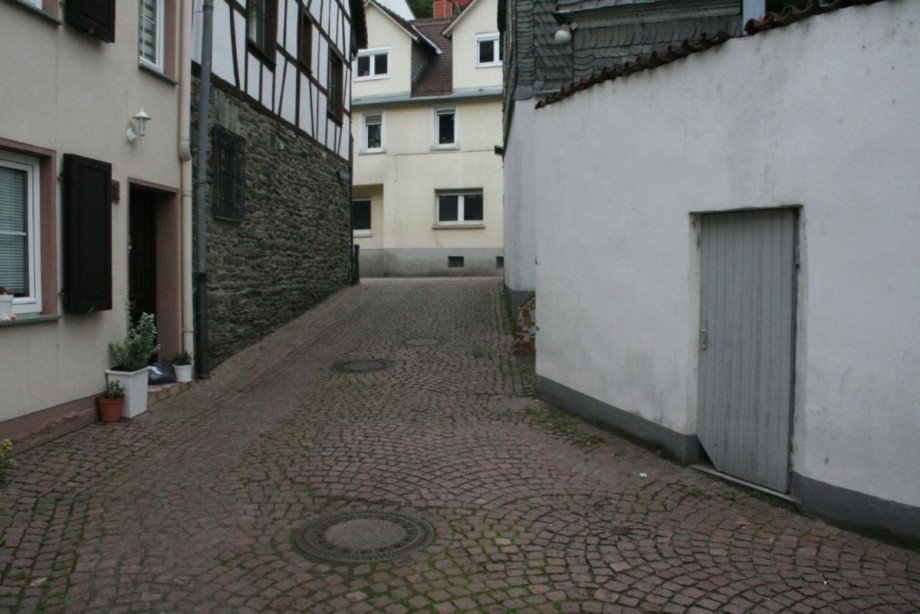 Strasseneinfahrt Terrassenwohnung Eppstein