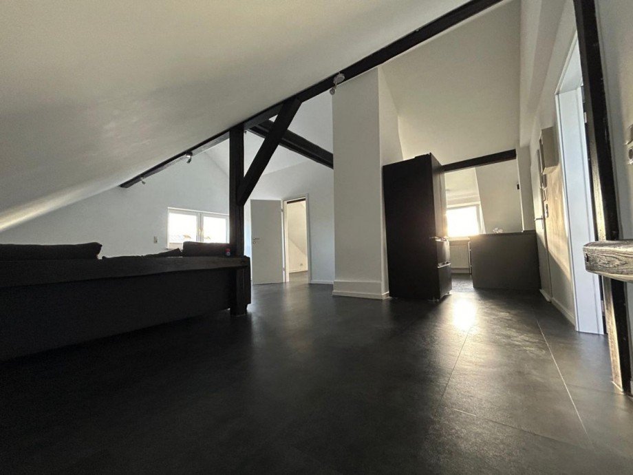 Wohnzimmmer 4 Dachgeschosswohnung R�sselsheim