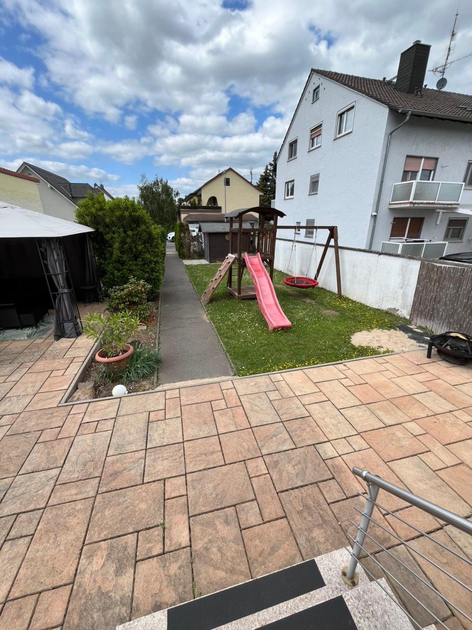 Vorderer Gartenteil Bungalow Hattersheim