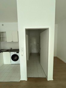 Flur Moderne 1-Zimmer-Wohnung mit Balkon & Einbauk�che � Erstbezug nach Renovierung