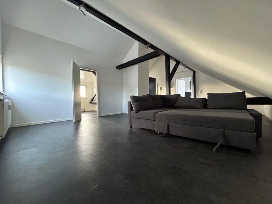 Wohnzimmmer Dachgeschosswohnung R�sselsheim