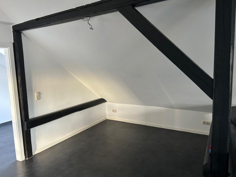 Wohnzimmmer 7 Dachgeschosswohnung R�sselsheim