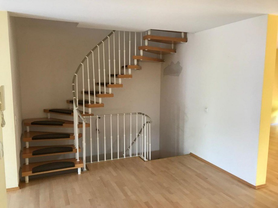Treppe Doppelhaush�lfte Hanau